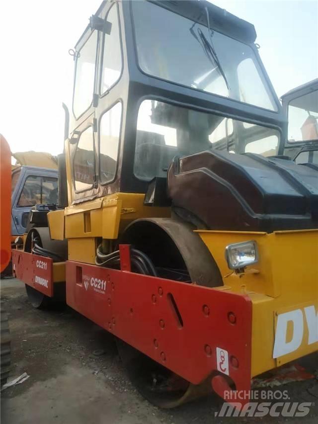 Dynapac CC211 Walzenzüge