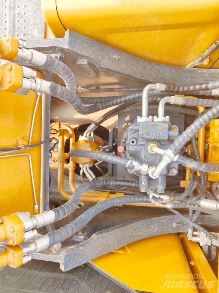 Sany SY215C Raupenbagger