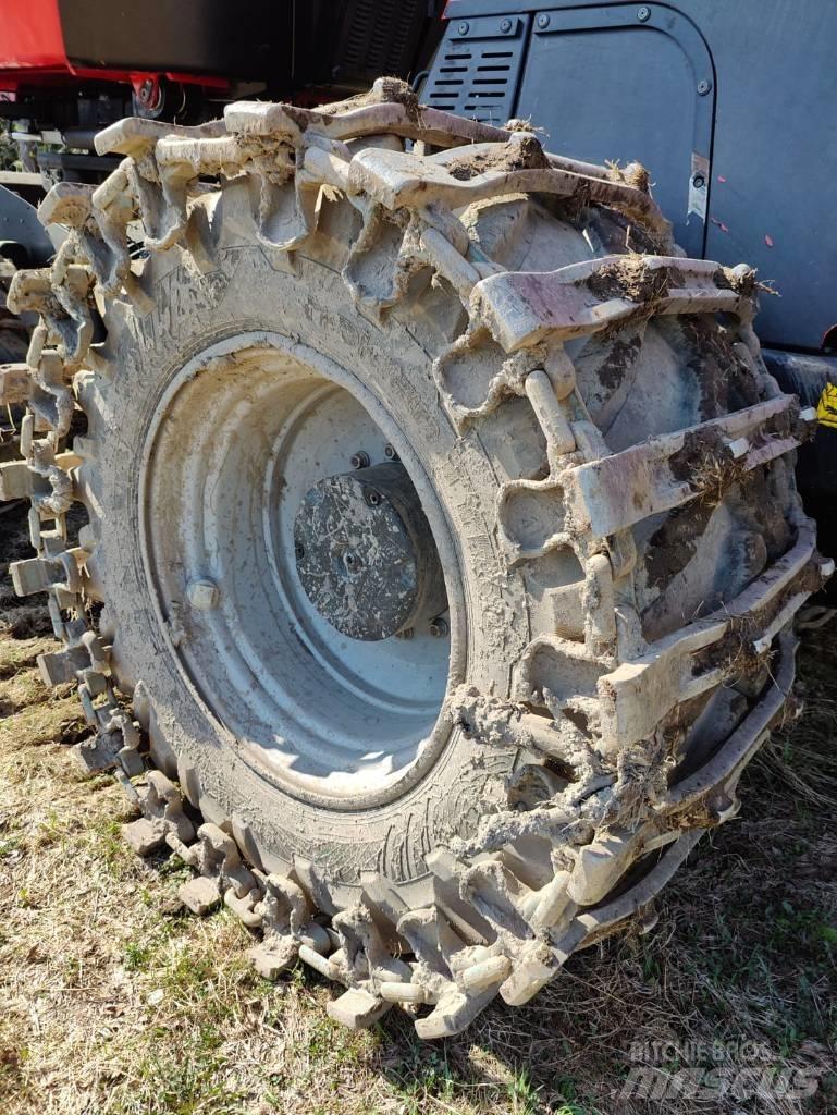 Komatsu 901 Harvester