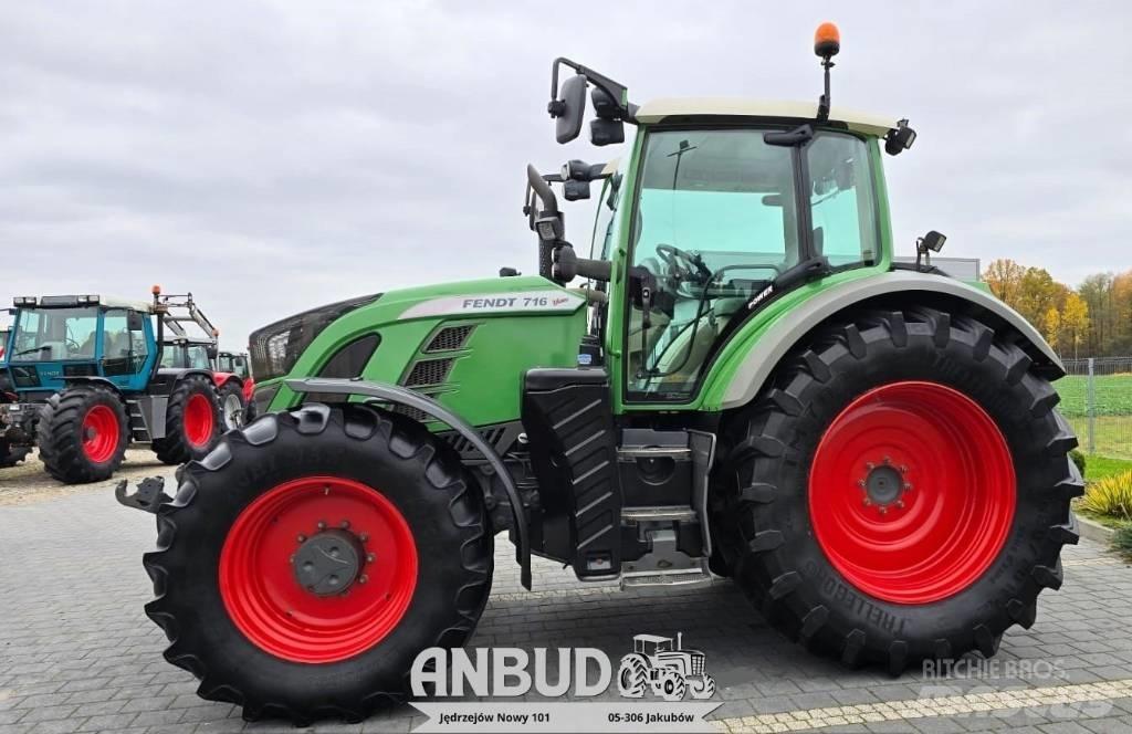 Fendt 716 Vario S4 Traktoren