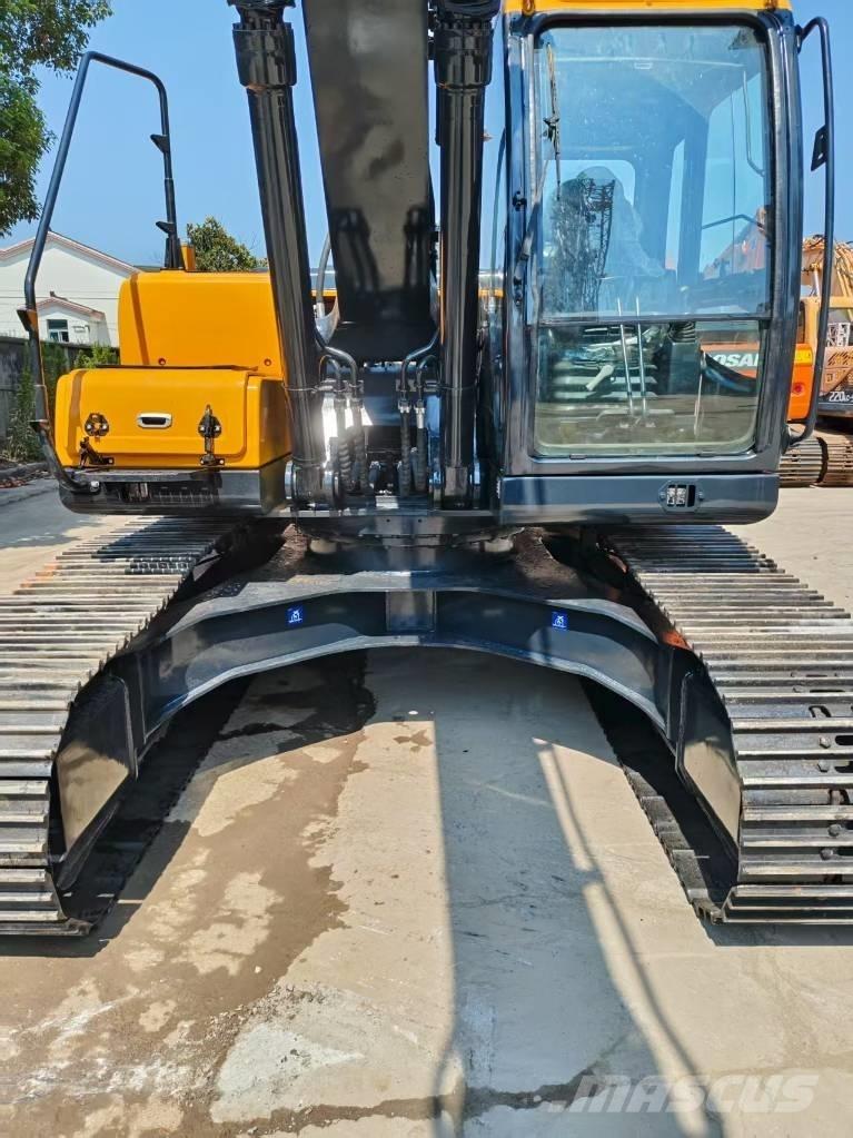 Hyundai R220LC-9S Raupenbagger