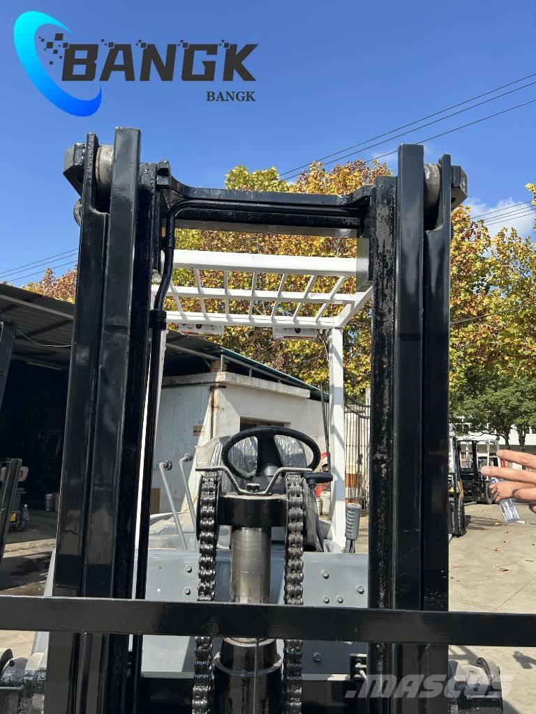 TCM FD30T3C Diesel Stapler