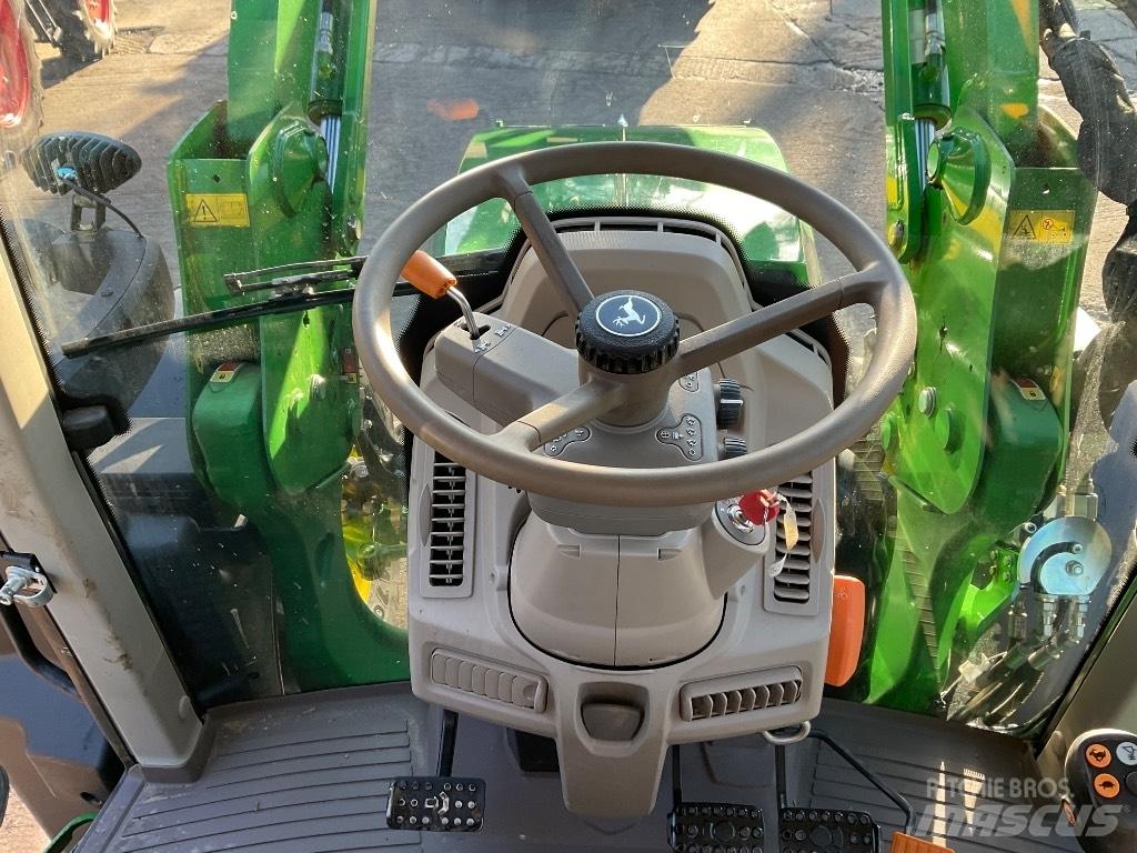 John Deere 6120 M Traktoren