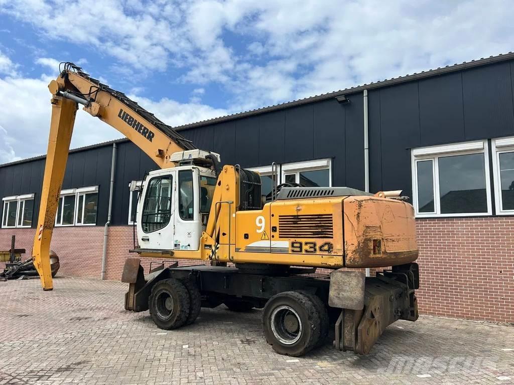Liebherr A934C Materialumschlag