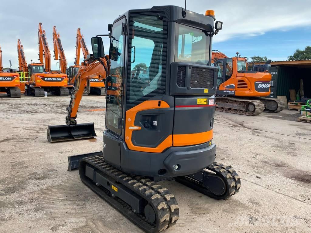 Develon DX 27 Z-7 Minibagger < 7t