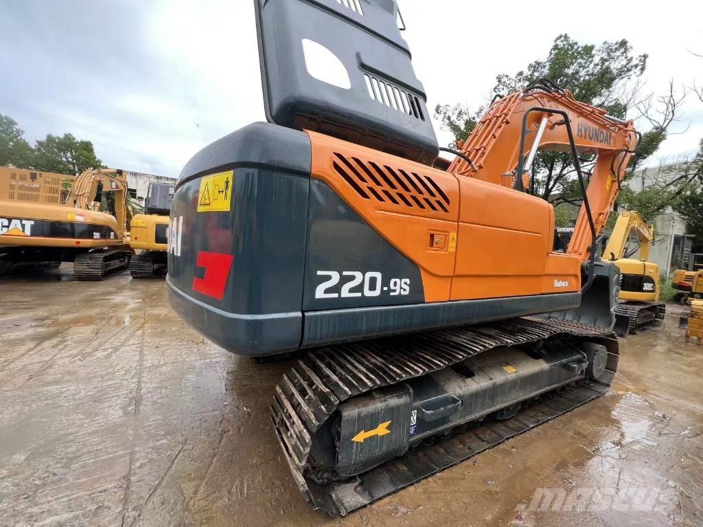 Hyundai 220 LC-9S Raupenbagger