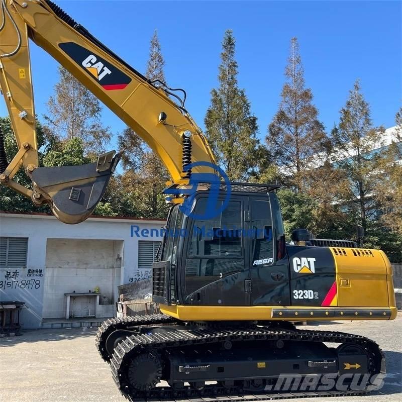 CAT 323D2 Raupenbagger