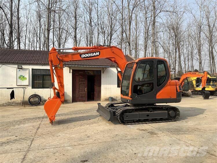 Doosan DX75 Raupenbagger