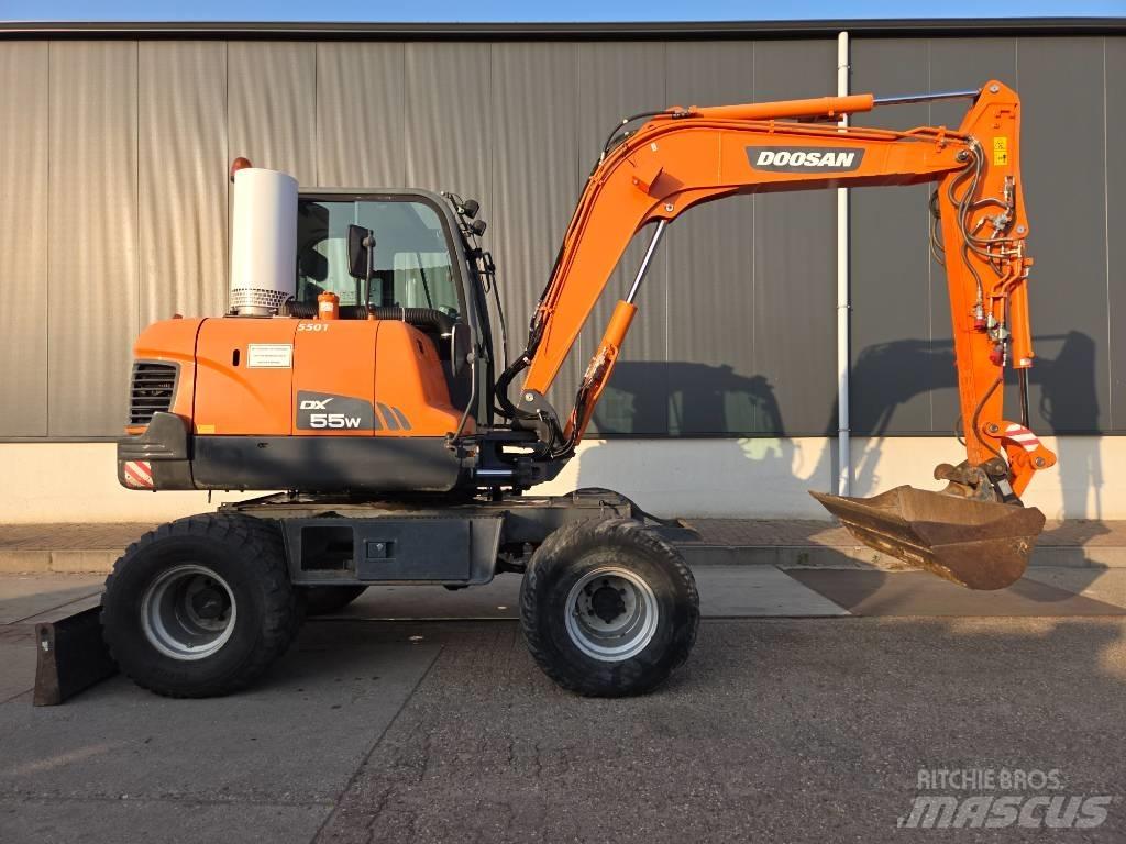 Doosan DX 55 W Mobilbagger