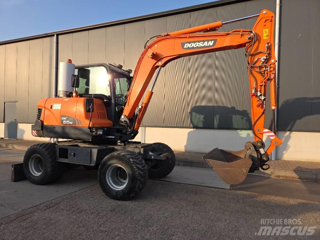 Doosan DX 55 W Mobilbagger