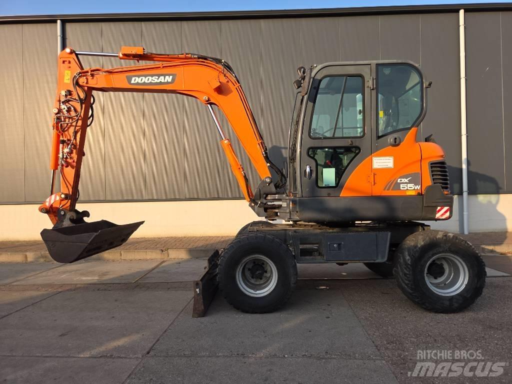 Doosan DX 55 W Mobilbagger