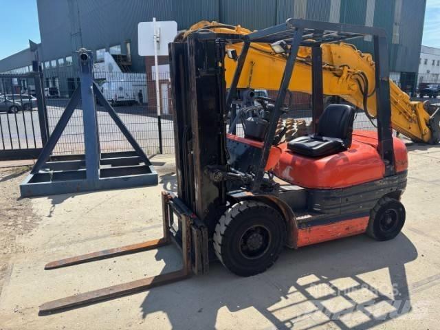 Toyota 26FDF25 Diesel Stapler