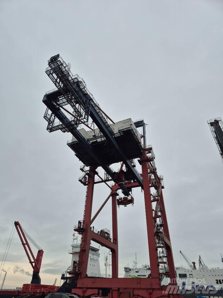  ZPMC STS Schiffskräne