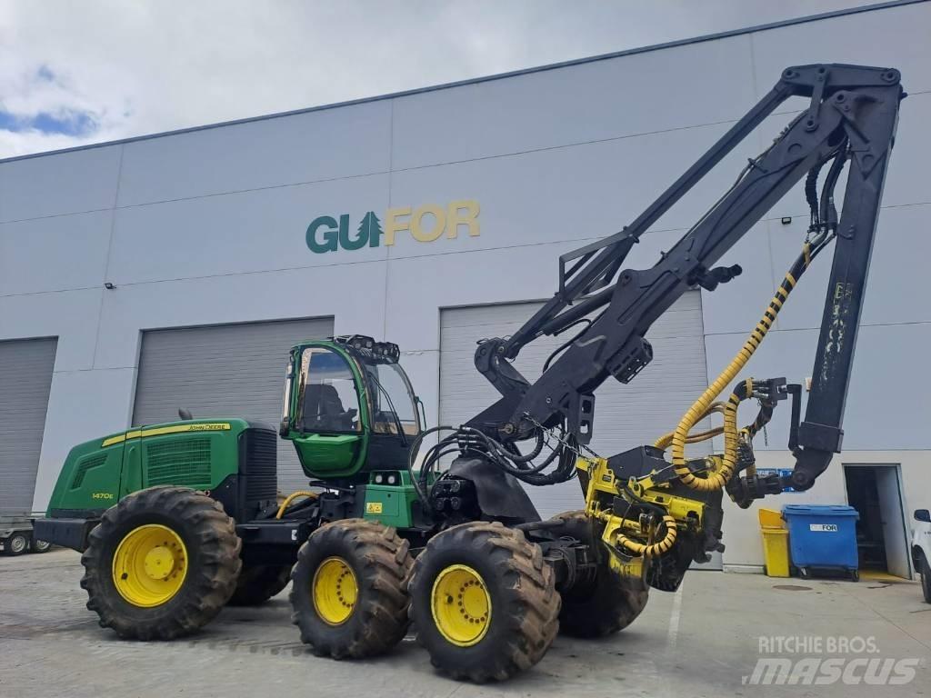 John Deere 1470E Harvester