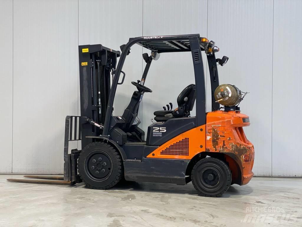 Doosan G25N-7 Gas Stapler
