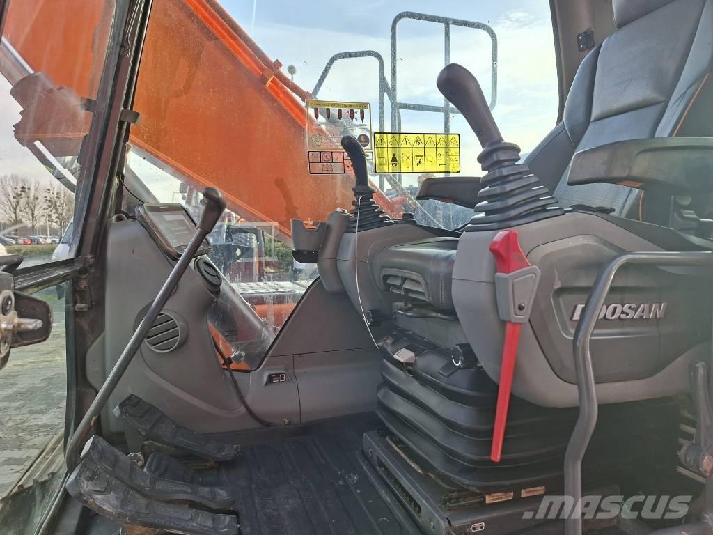 Doosan DX140LC-7 Raupenbagger