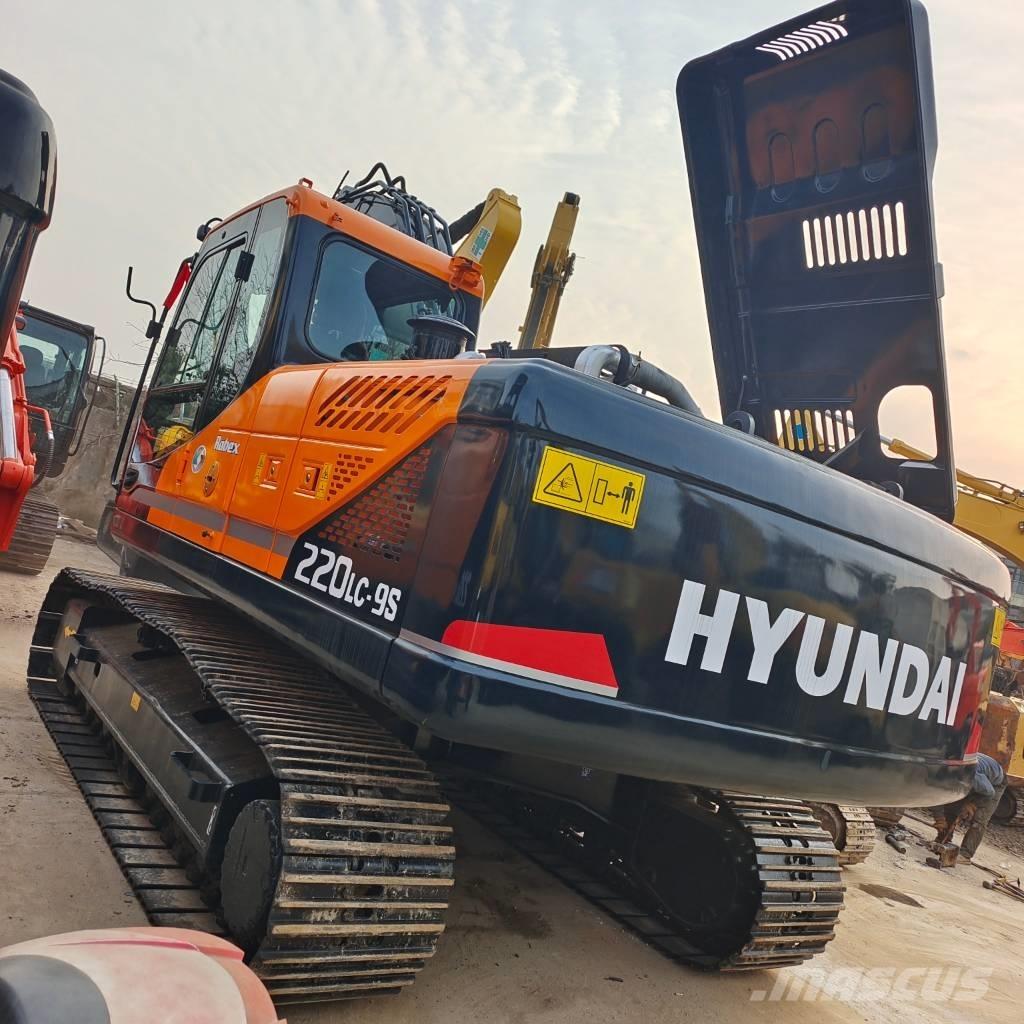 Hyundai 220 LC-9 Raupenbagger