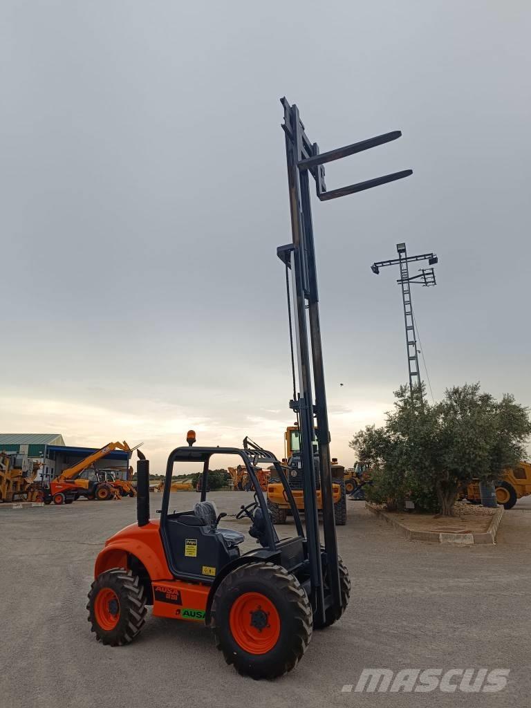 Ausa CH 250 X4 Geländestapler