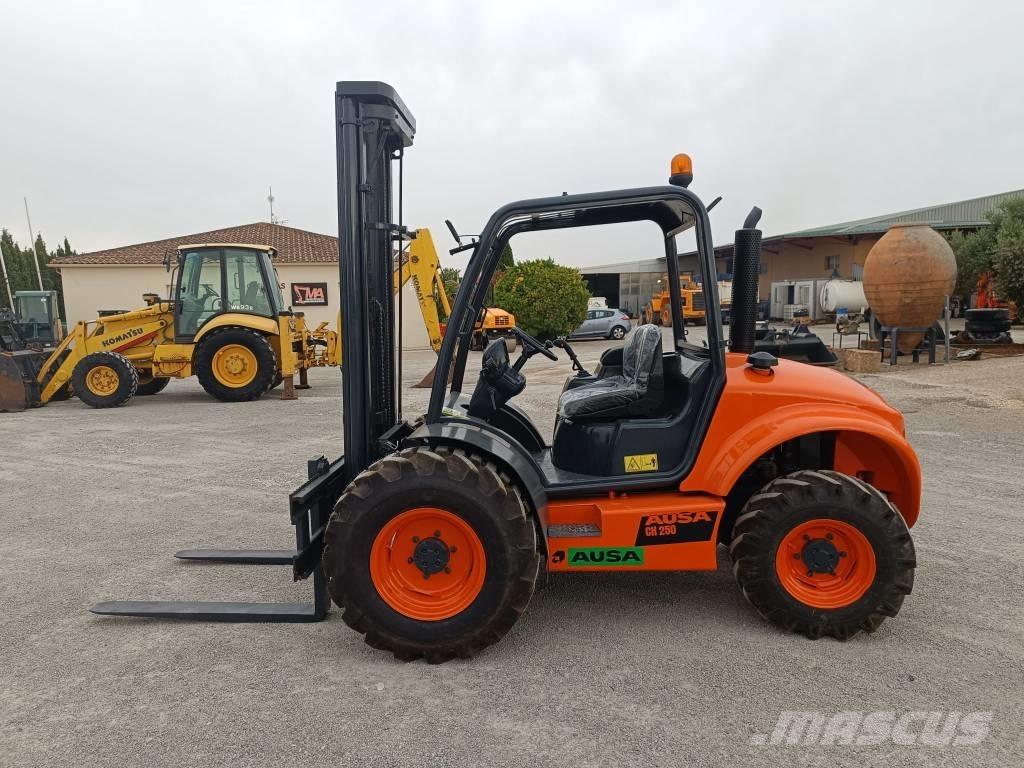 Ausa CH 250 X4 Geländestapler