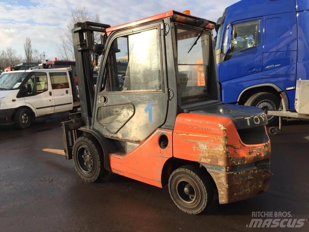 Toyota 02-8 FD JF 35 Diesel Stapler