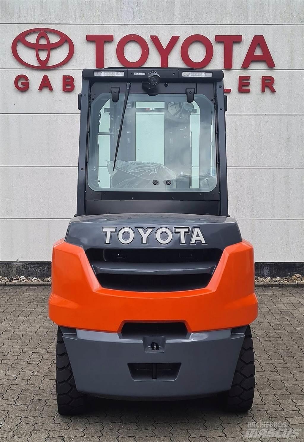 Toyota 40-8FD50N Diesel Stapler