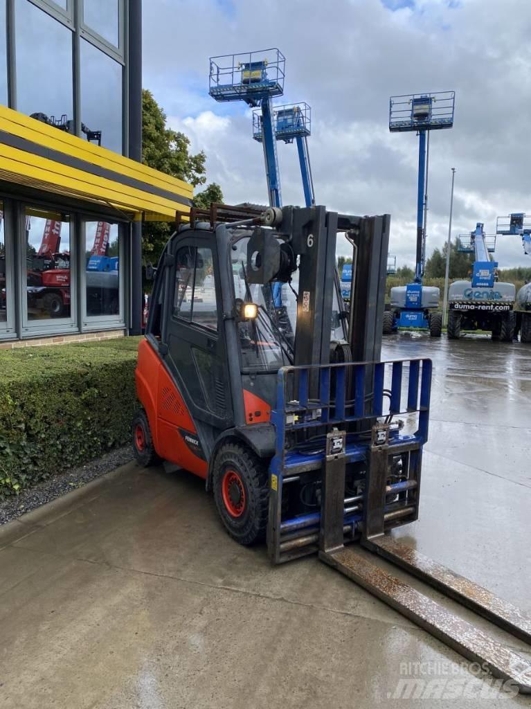 Linde H 30 CNG-02 Gas Stapler