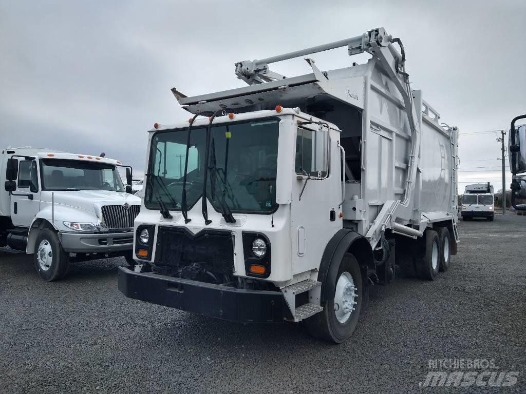 Mack MRU600 Müllwagen