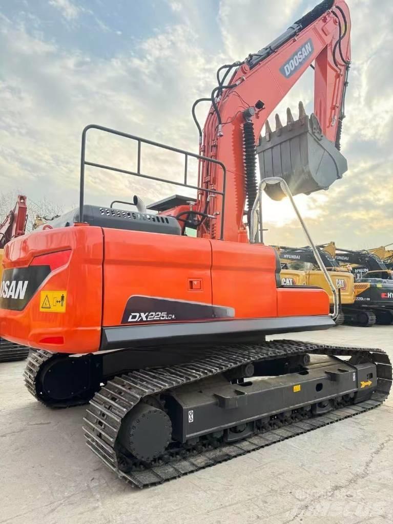 Doosan DX 225 LCA Midibagger  7t - 12t