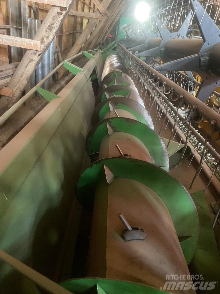 John Deere T670 Mähdrescher