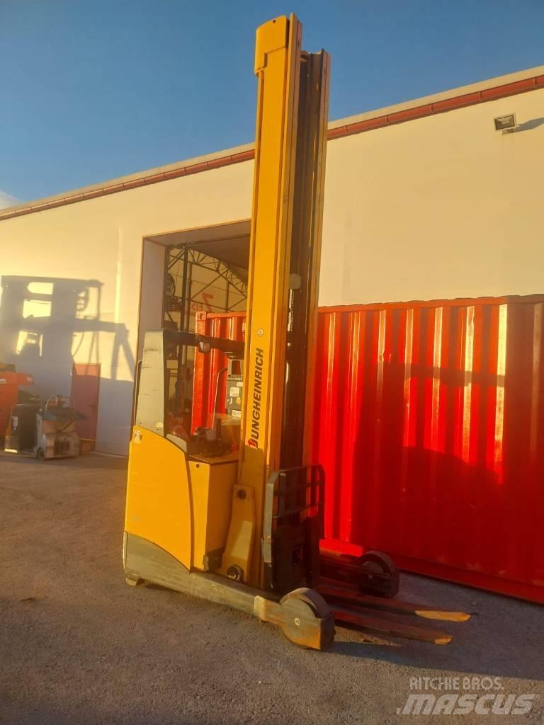 Jungheinrich ETV 325 Schubmaststapler