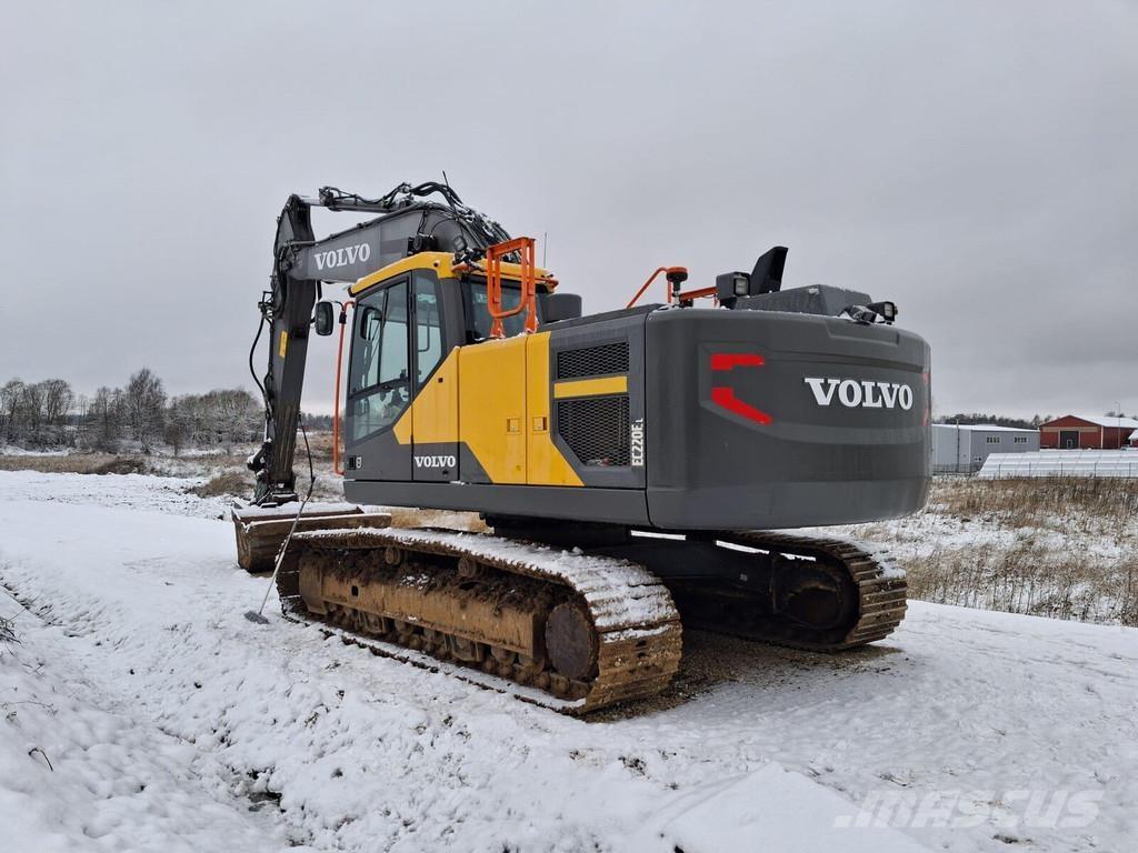 Volvo EC220E Raupenbagger