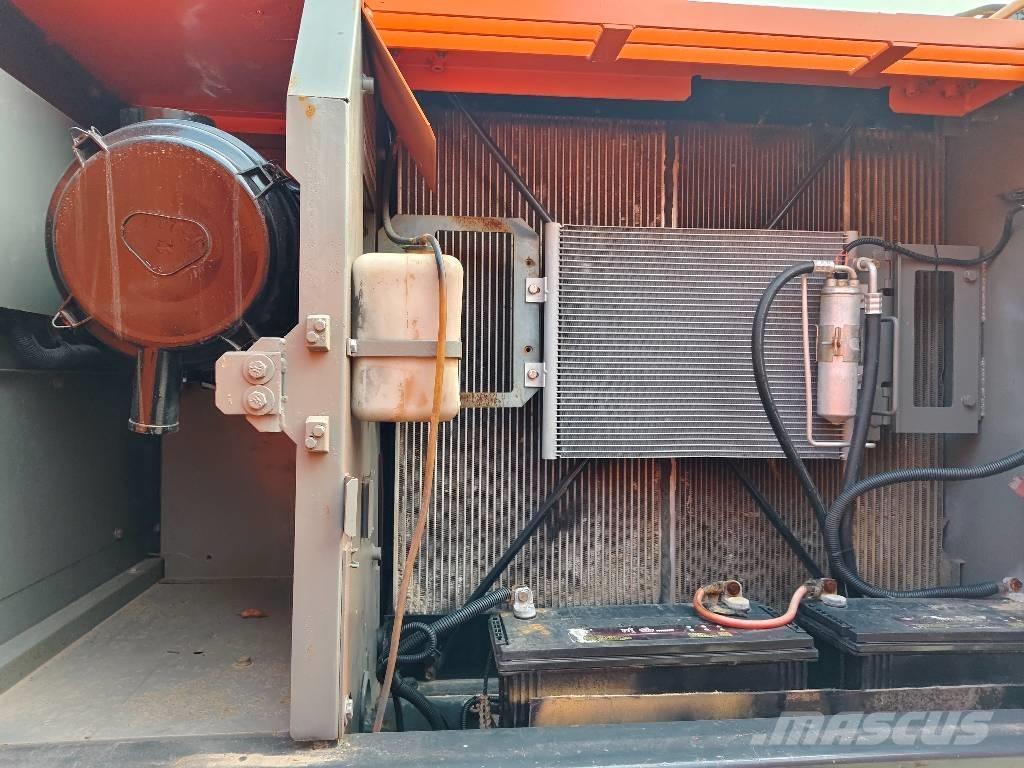 Hitachi ZX 210 Raupenbagger