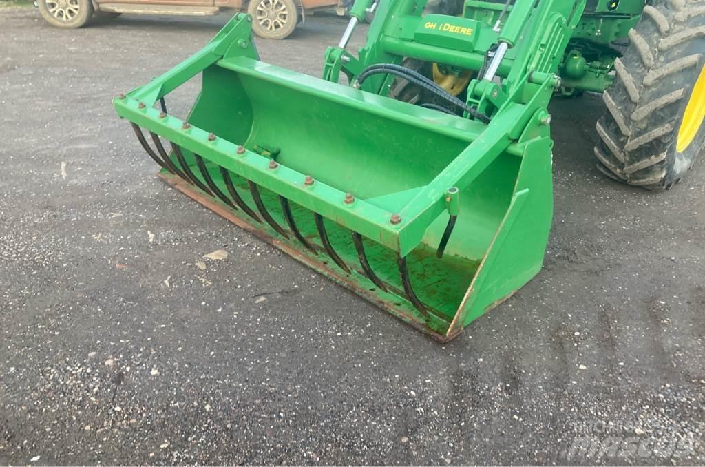 John Deere 6120M Traktoren