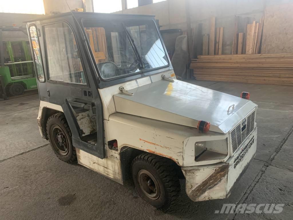 Nissan TD2500 V-2579 Flughafenausrüstung