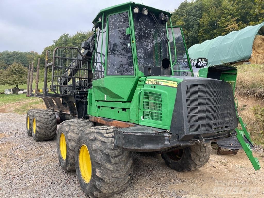 John Deere 1010 E Forwarder