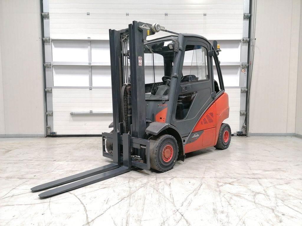 Linde H25T-02 Gas Stapler