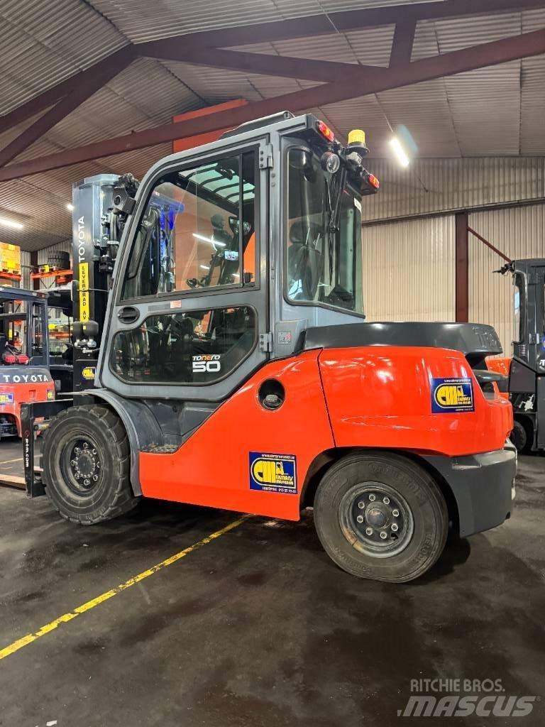 Toyota truck 8FD50N Diesel Stapler