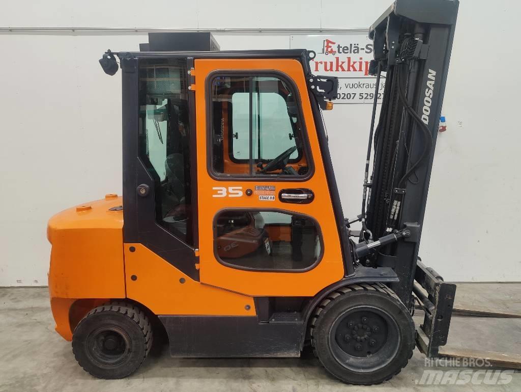 Doosan D 35 C-7 Diesel Stapler