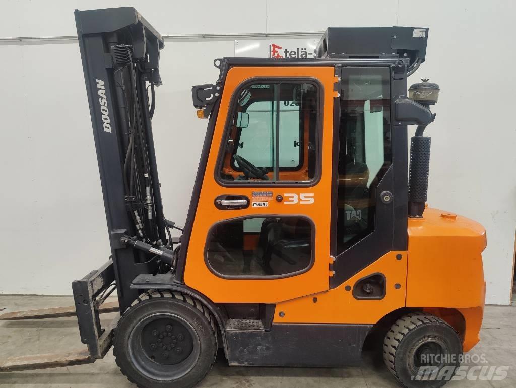 Doosan D 35 C-7 Diesel Stapler