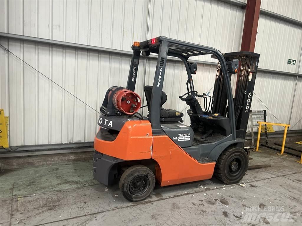 Toyota 02-8FGF20 Gas Stapler