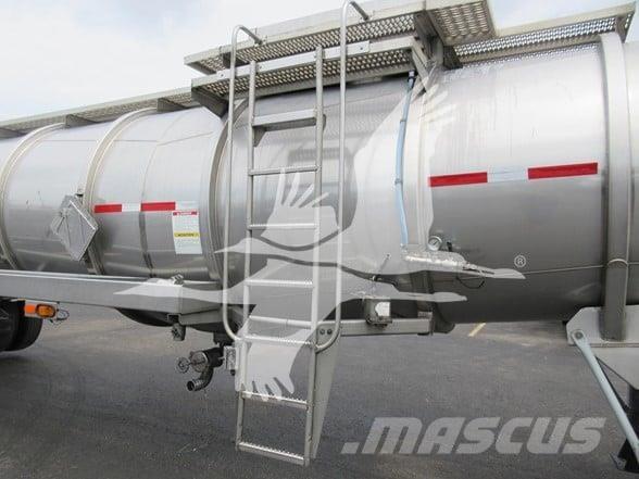 ACRO DOT 407 Tankauflieger