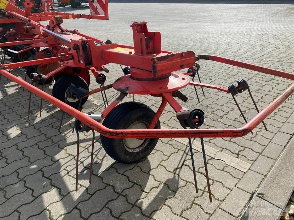 Kuhn GF 8702 Kreiselheuer/-wender