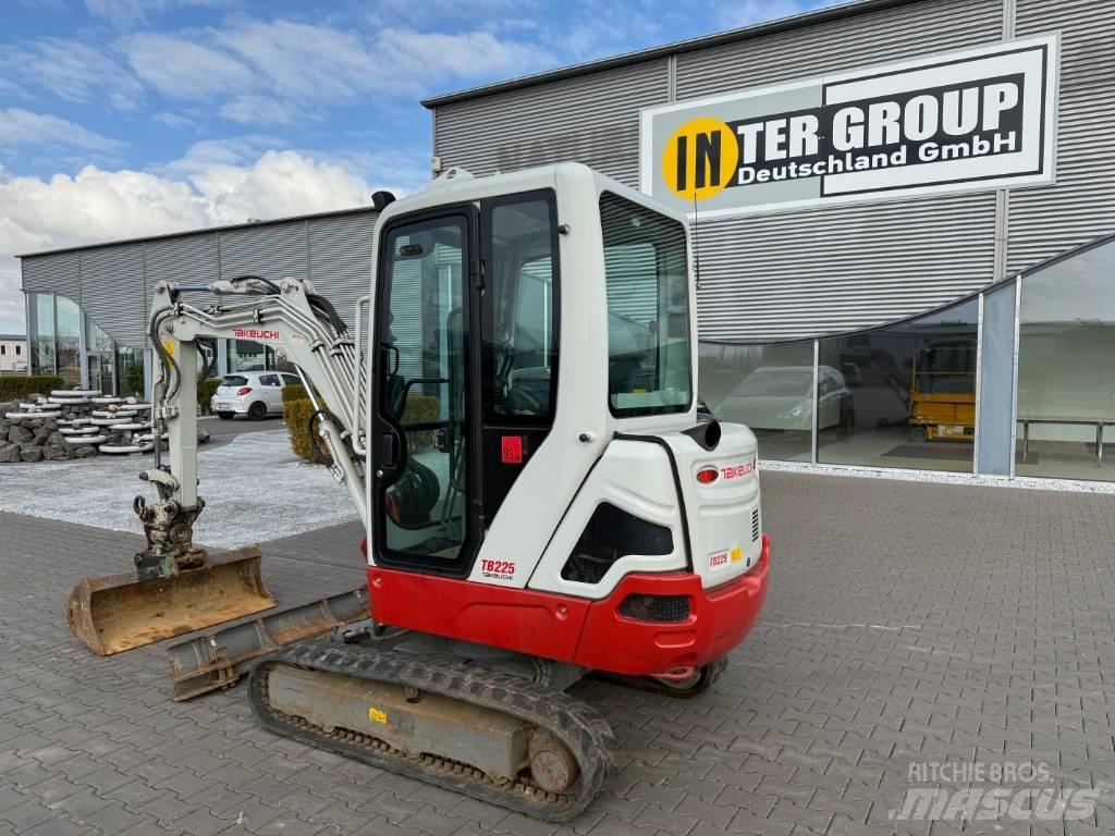 Takeuchi TB 225 V3 Minibagger < 7t