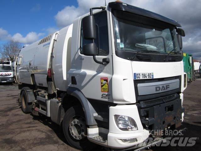 DAF CF330 Kehrmaschine