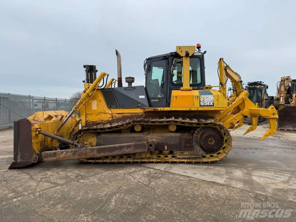 Komatsu D65EX-15 Bulldozer