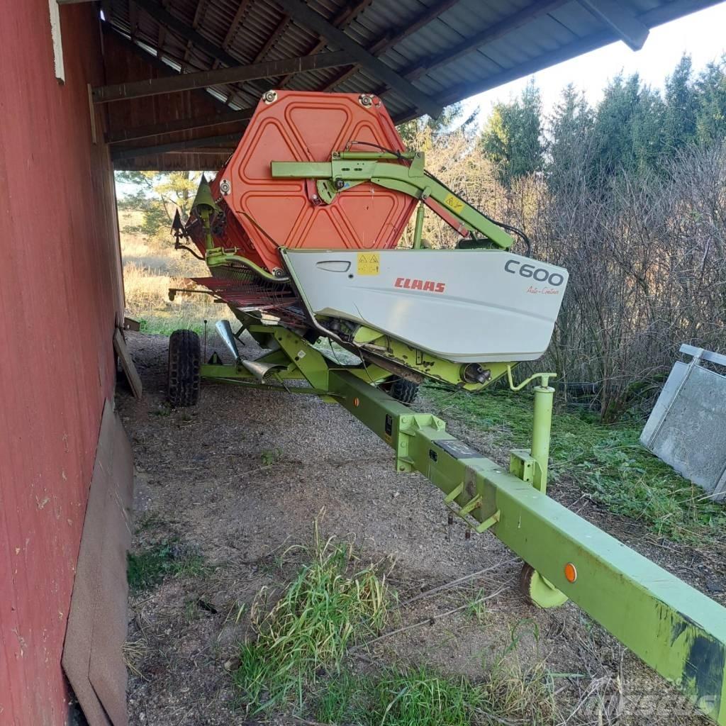 CLAAS Tucano 440 Mähdrescher