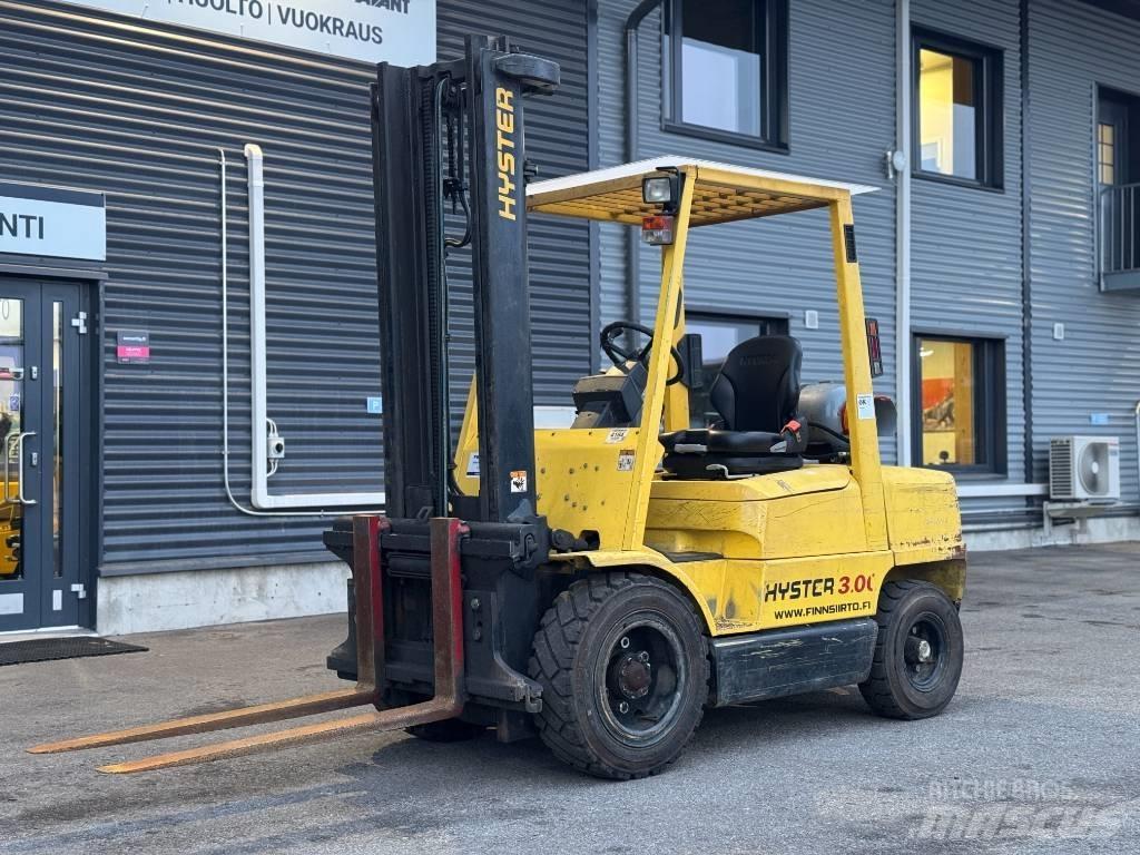 Hyster H3.00XM Gas Stapler