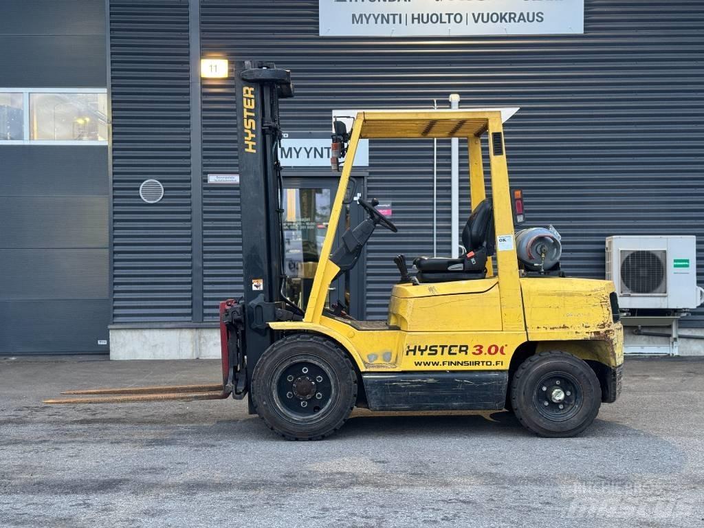Hyster H3.00XM Gas Stapler