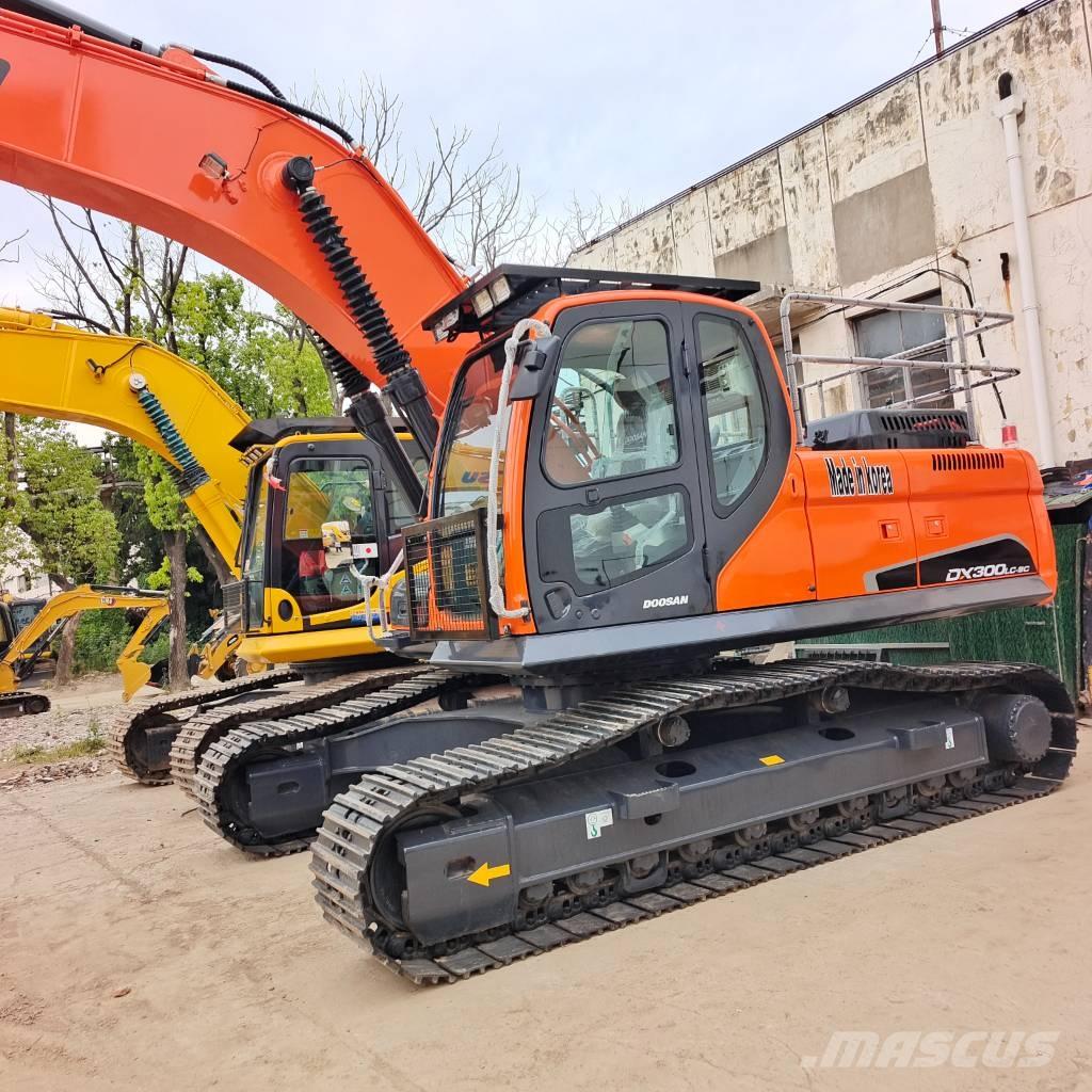 Doosan DX 300 Raupenbagger