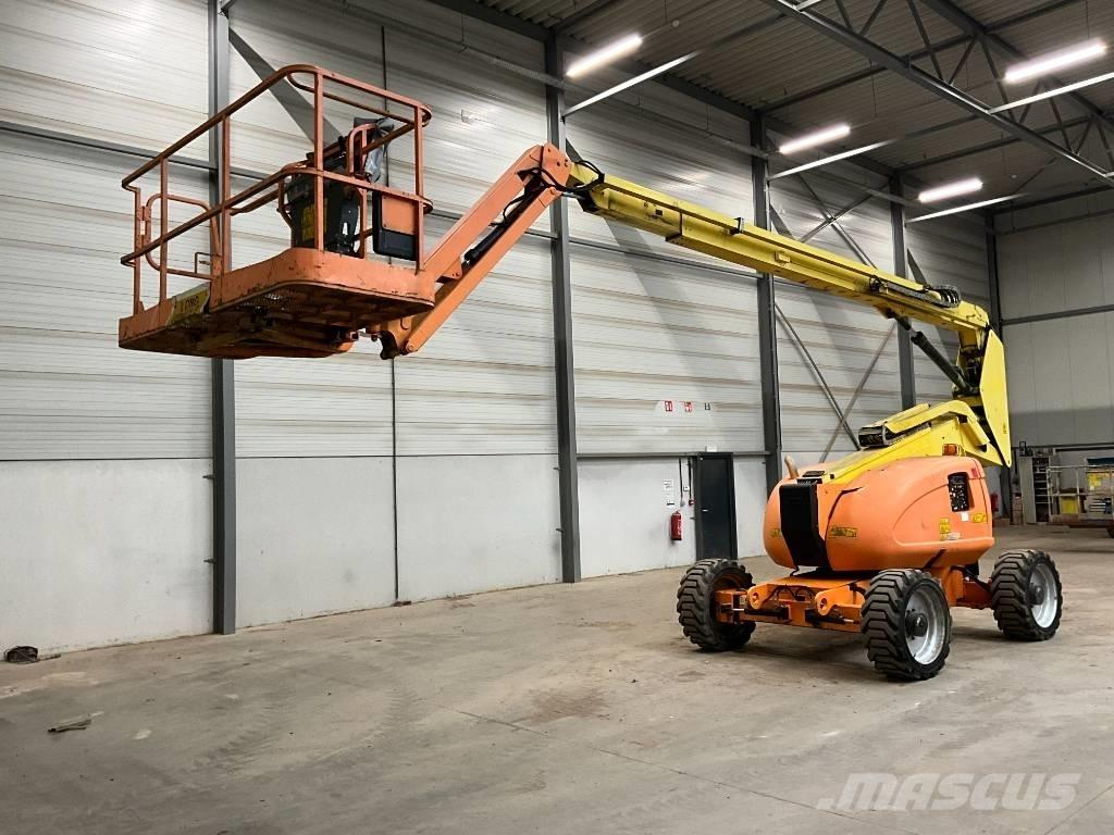 JLG 600 AJ   4x4x4 Gelenkteleskoparbeitsbühnen